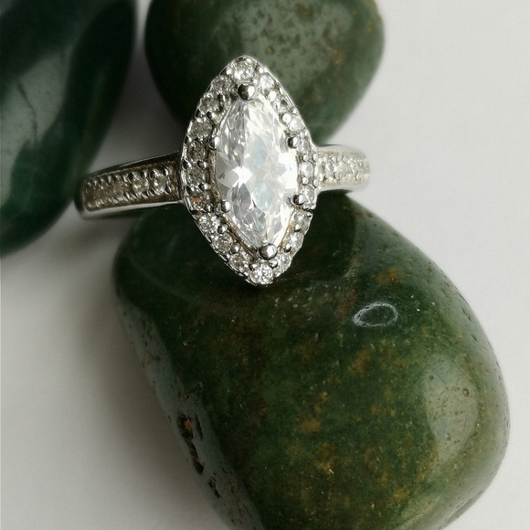 New Sterling Silver Marquise cut CZ Ring with Halo size 6 - Picture 3 of 7